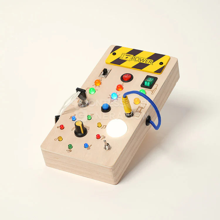 🏠 Panneau Montessori Éducatif en Bois – Interrupteurs & Lumières LED